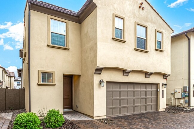 Building Photo - SONORAN FOOTHILLS 4 BEDROOM 2.5 SFH