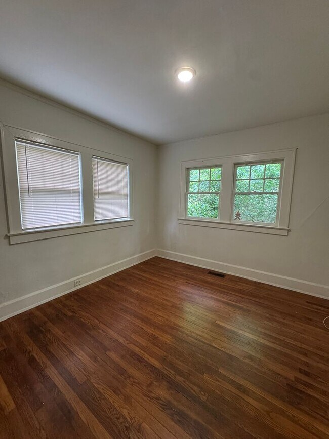Building Photo - Charming 3BR House in Birmingham