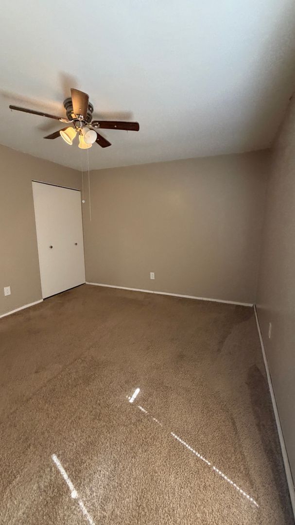 Building Photo - 2132 Aspen Dr