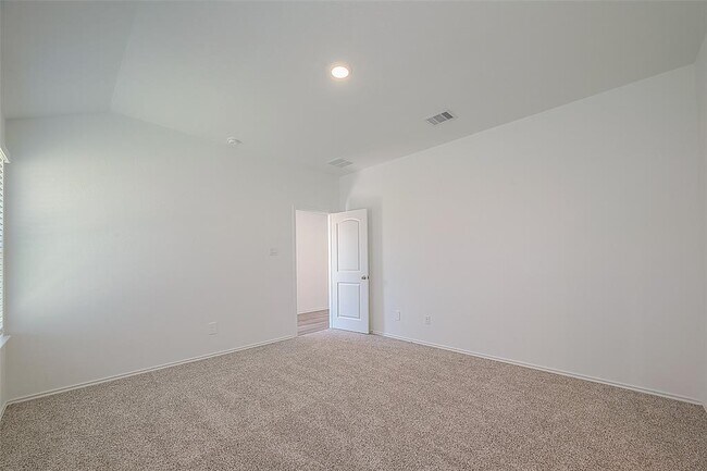 Building Photo - 5734 Avalon Woods Dr
