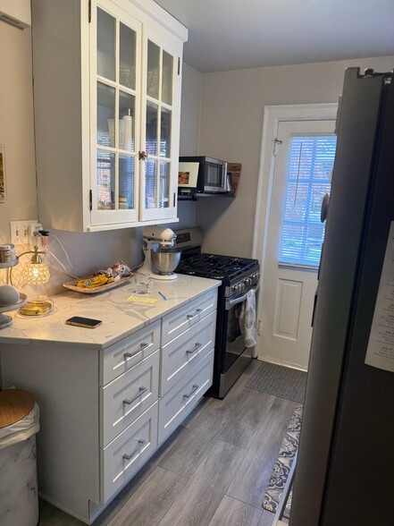 Building Photo - 3921 Beech St