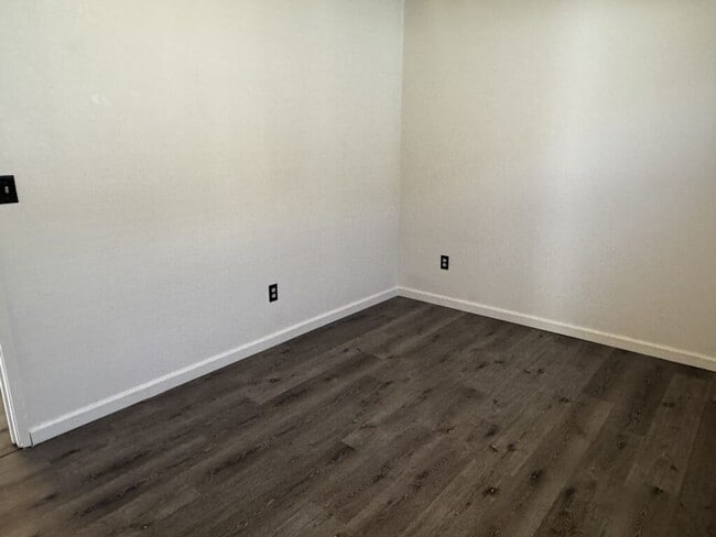 Building Photo - Charming 2 Bedroom, 1 Bath Home for Rent!