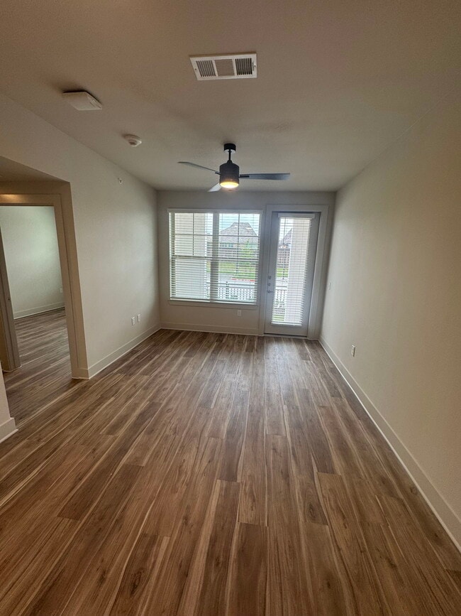 Building Photo - 1620 Everitt Trail