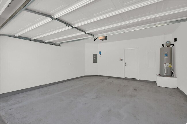 Building Photo - 2725 Woodall Dr