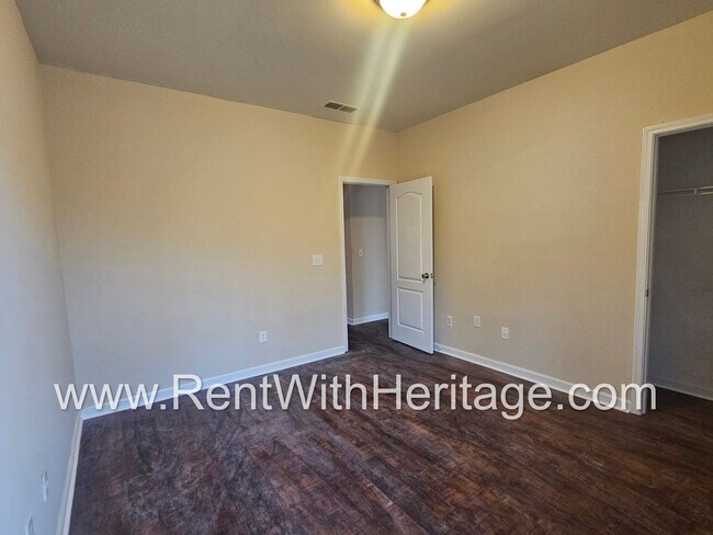 Building Photo - WOW!!...GORGEOUS!!..UPGRADES /AMAZING MASTER/ FENCED YD/ SWIM-TENNIS