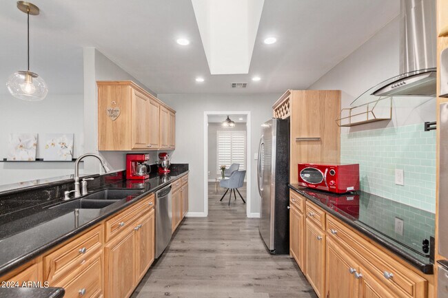 Building Photo - 4912 E Friess Dr
