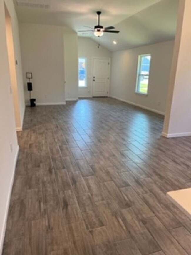 Building Photo - 1st Month Free!