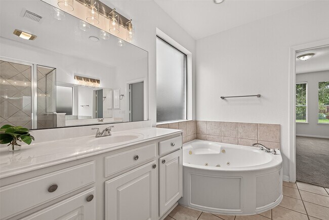 Building Photo - 3218 Twinmont Ln