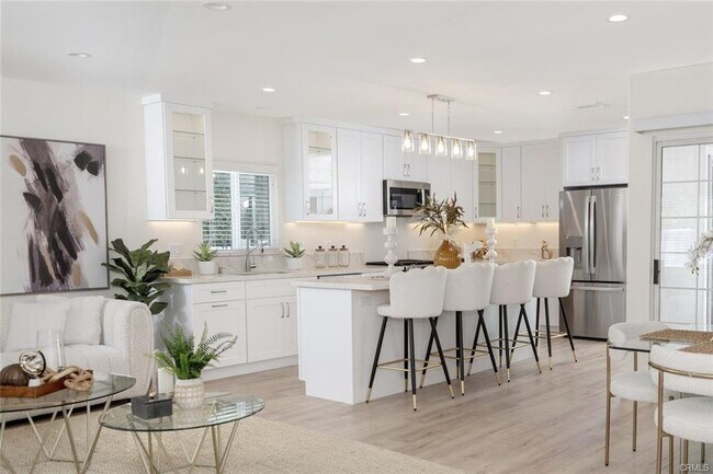 Building Photo - 15256 Clymer St