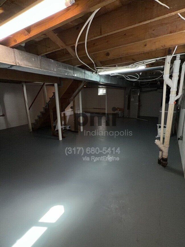 Building Photo - 635 Phaeton Pl