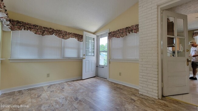 Building Photo - 3812 Taylorsville Rd