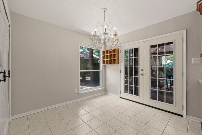Building Photo - 248 S Pathfinders Cir