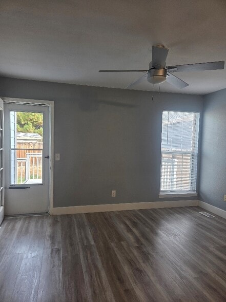 Building Photo - 6160 Fenton St