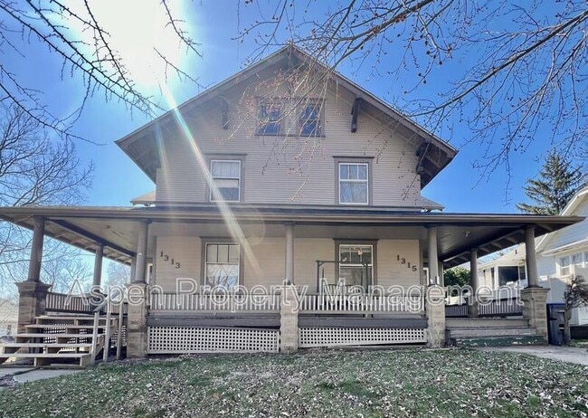 Primary Photo - 1313 Division St