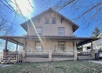 Building Photo - 1313 Division St