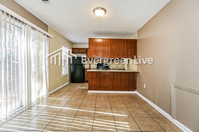 Building Photo - 2906 Elam St