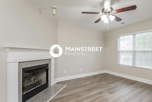 Building Photo - 3 Bedroom Pet-Friendly Home in Greensboro,...