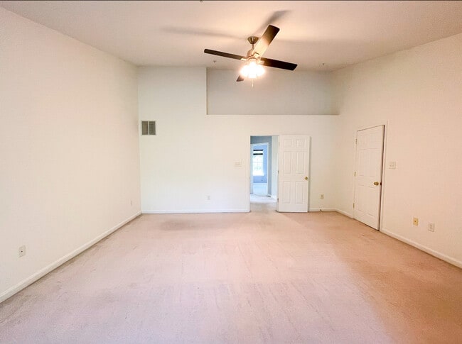Building Photo - 10700 Heather Glen Way