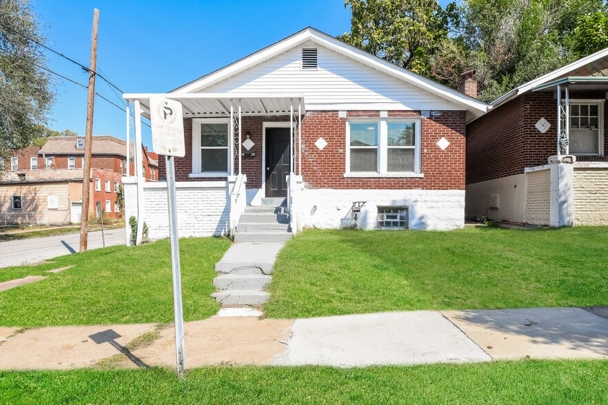 Building Photo - 1939 Chippewa St