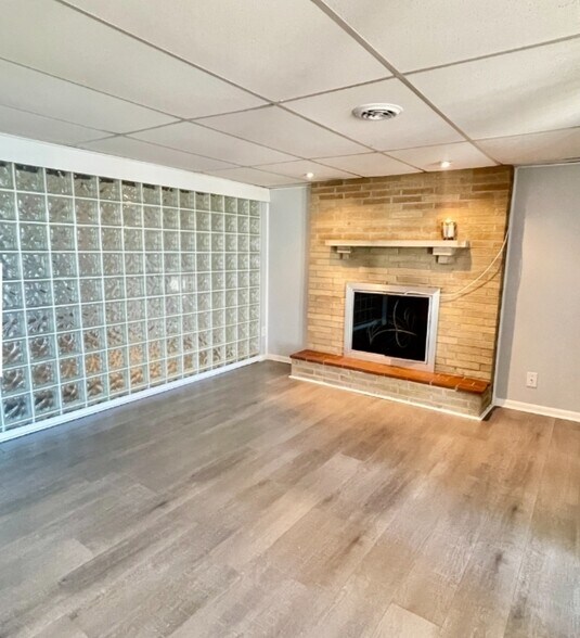 Living room - 33490 N Lake Shore Dr