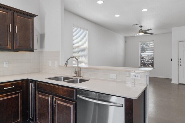 Building Photo - 5804 Loblolly Ln