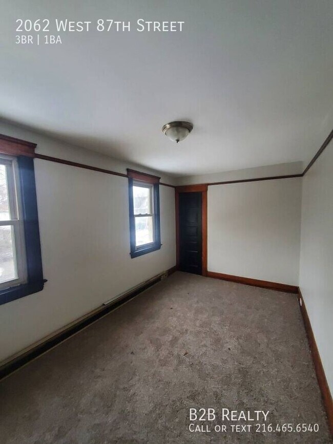 Building Photo - 2062 W 87th St