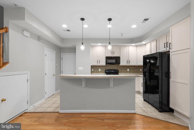 Building Photo - 7240 Elkridge Crossing Way