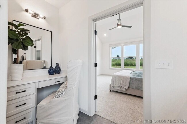 Building Photo - 2325 E 134th St S