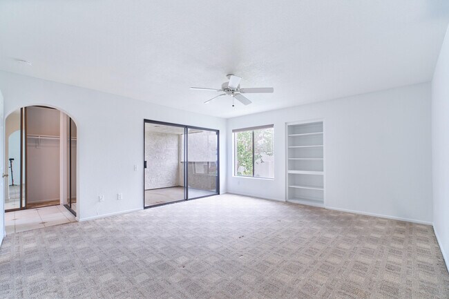 Building Photo - 616 Violeta Dr