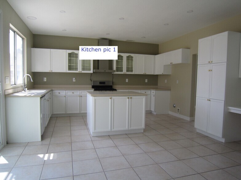 Building Photo - 1181 Kestrel Cir