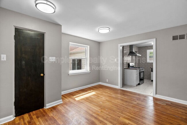 Building Photo - 1225 Buck Ave