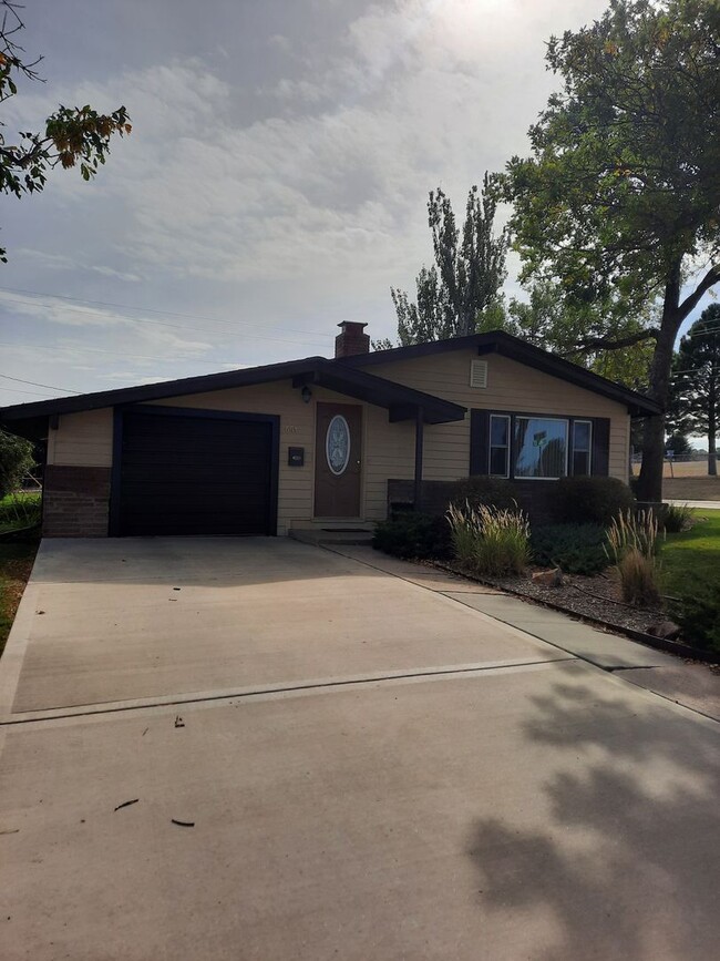 Building Photo - 3 BED | 1 BATH | SINGLE GARAGE | SOUTH