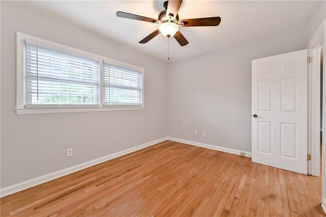 Building Photo - 2454 Drew Valley Rd NE