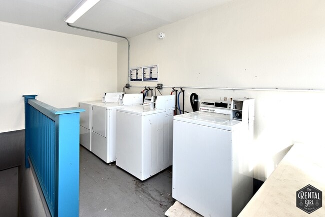 Building Photo - 26 Breeze Ave