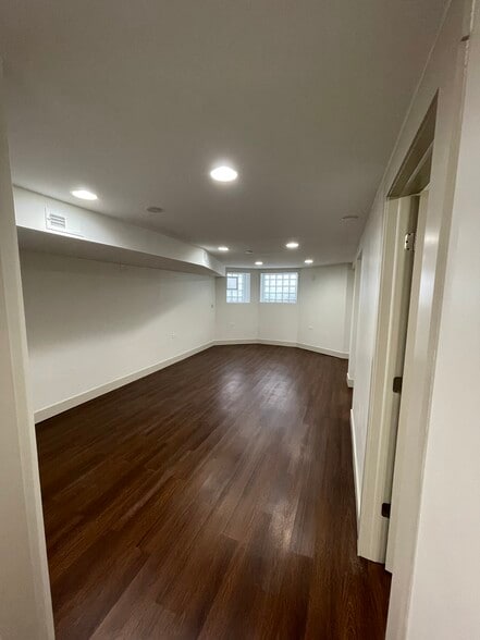 Building Photo - 5330 W 23rd Pl