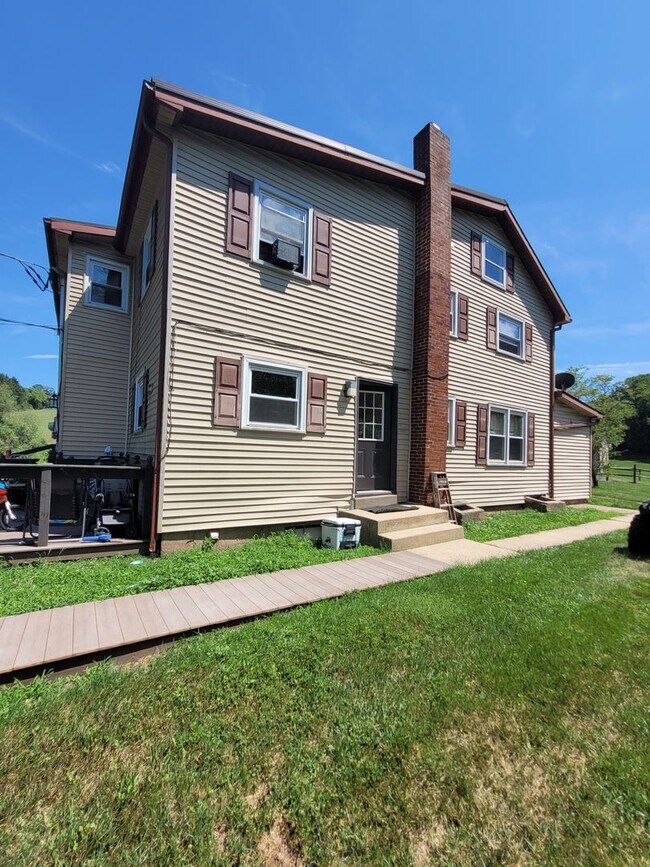 Building Photo - 46 Tritch Ln
