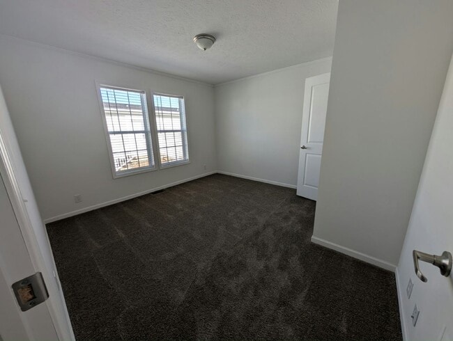 Building Photo - 52515Chestnut Ct