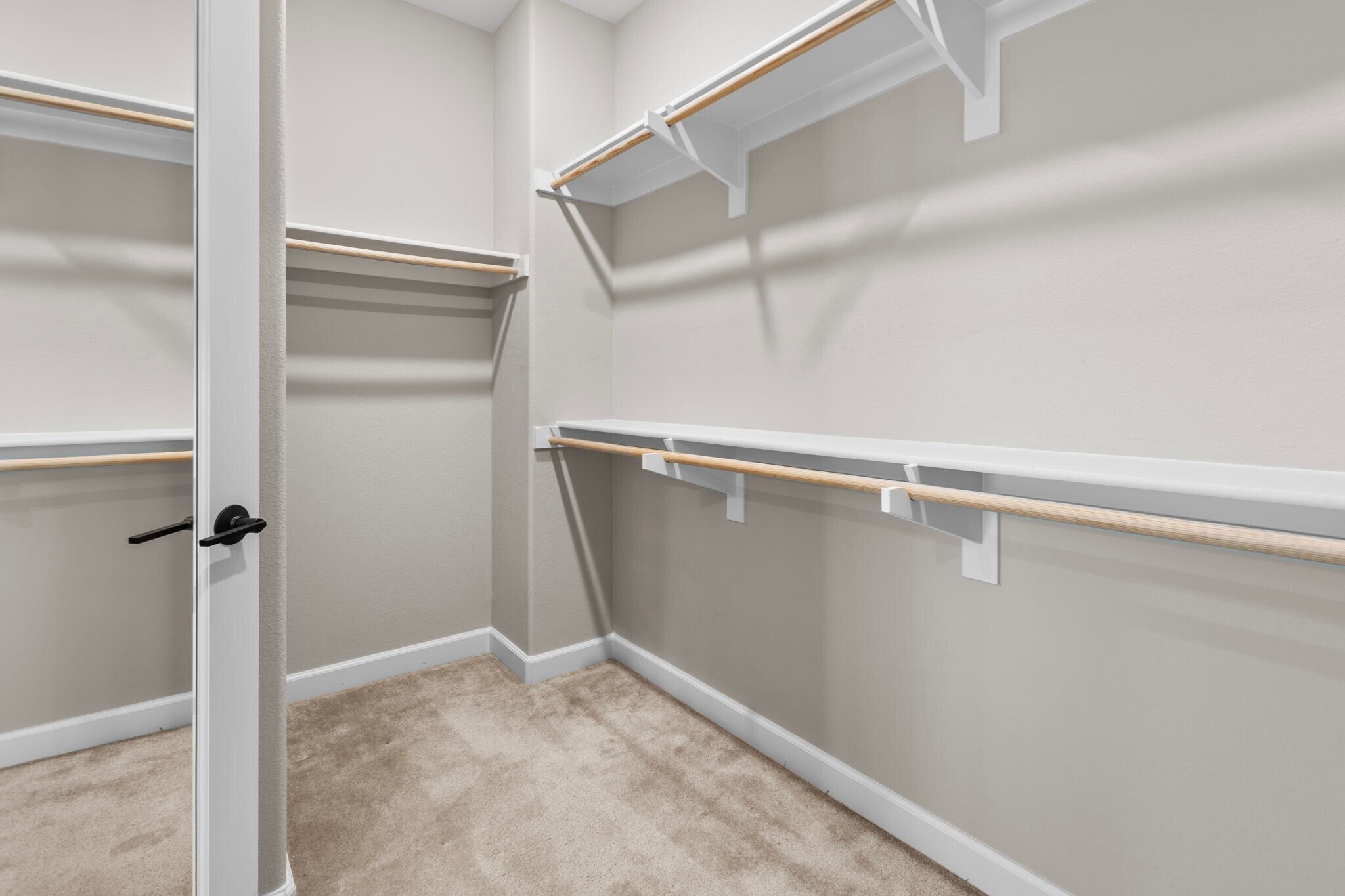 Building Photo - 1073 Delpy View Pt