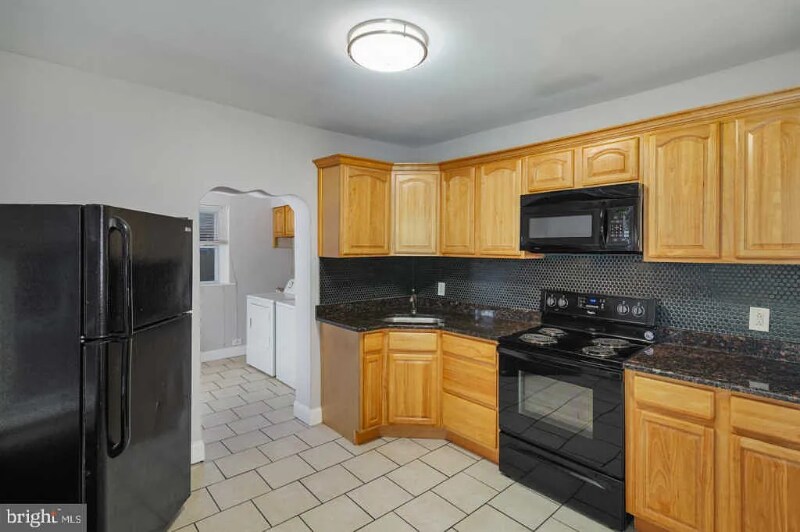 Building Photo - 2100 Mifflin St