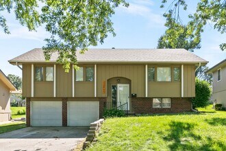 Building Photo - Stylish 3-Bed, 2-Bath Renovated Home with ...