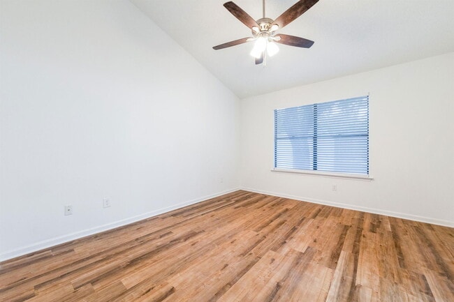 Building Photo - 2014 Balsam Way