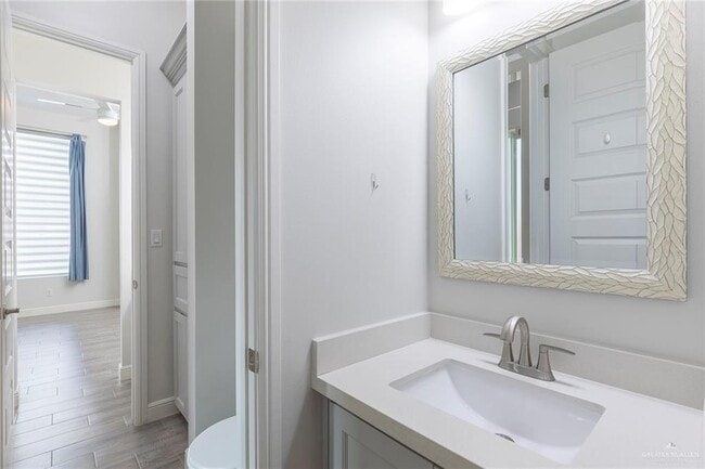 Building Photo - 2200 S 10th St