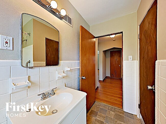 Building Photo - 11251 Old Halls Ferry Rd