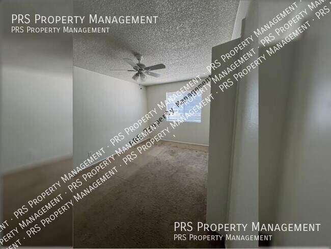 Building Photo - 1407 W Palomino Dr