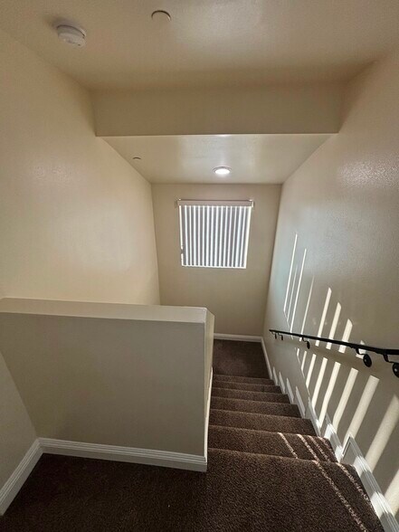 Building Photo - 1337 W 55th St