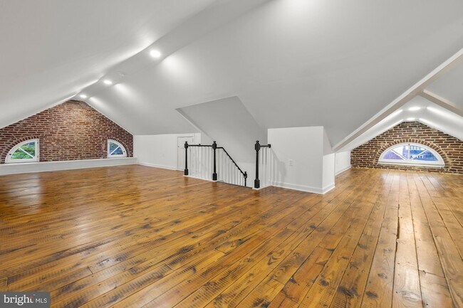 Building Photo - 155 W Lincoln Ave