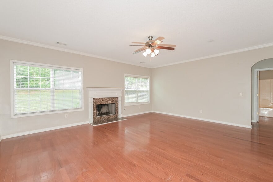 Building Photo - 2083 Reserve Pkwy