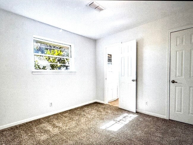 Building Photo - 2110 Quail Run