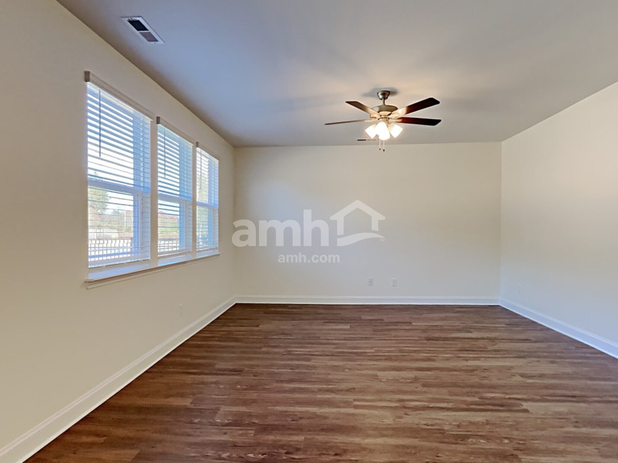 Building Photo - 1104 Bentley Pl