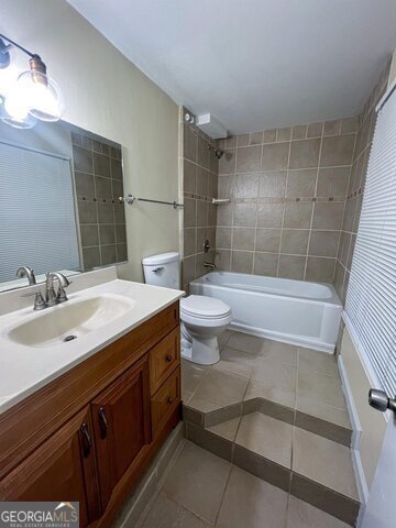 Building Photo - 5935 Avenue of Redwoods SW